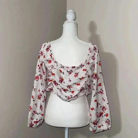 Speed Limit MPH Floral Cropped Top​​ - Picture 5 of 12